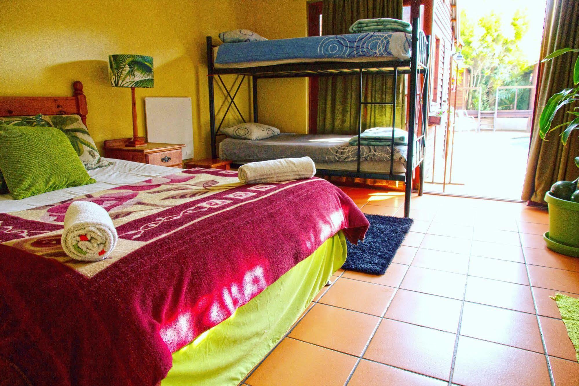 Homebase Melville Backpackers Johannesburg Exterior photo