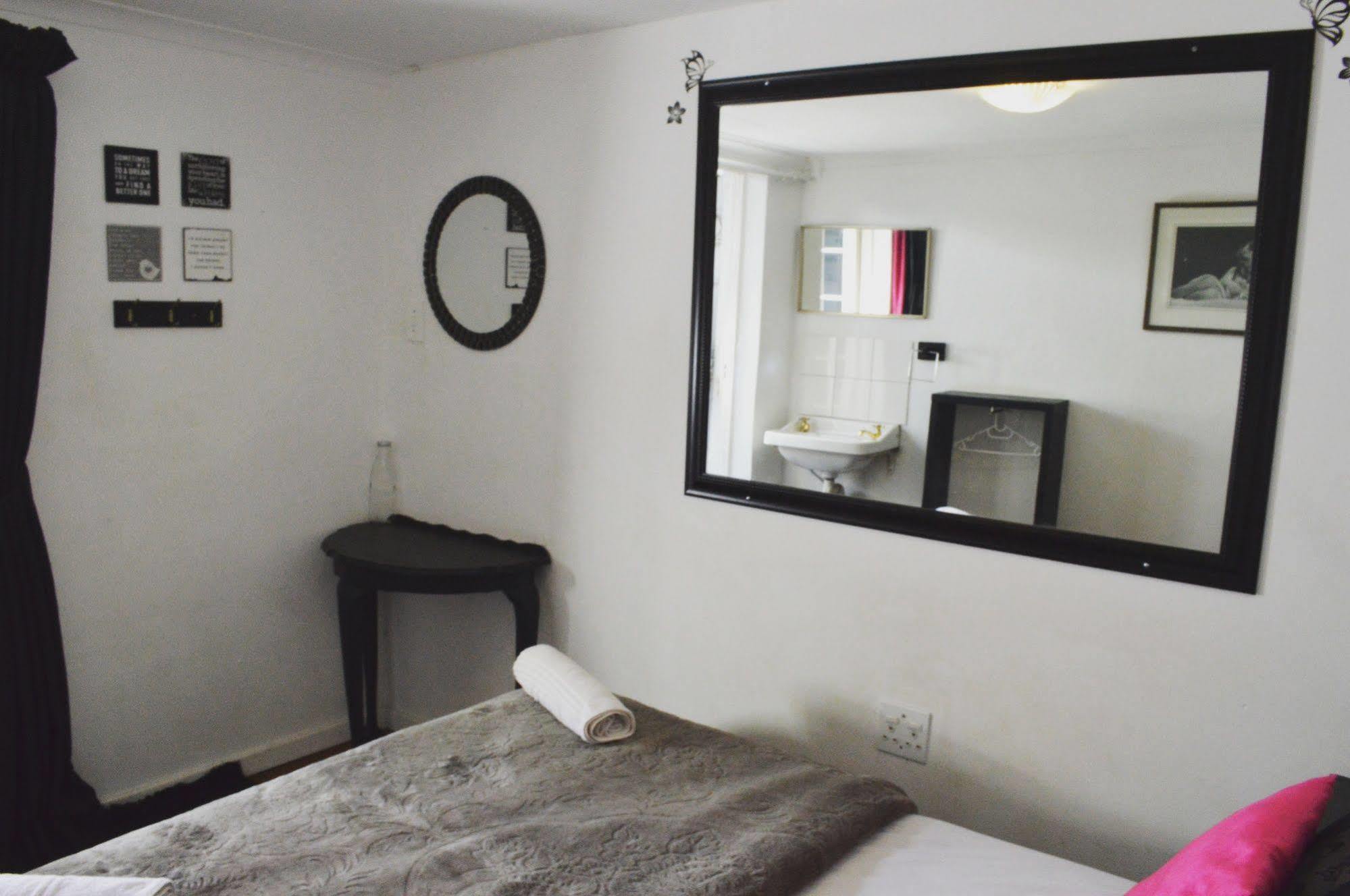 Homebase Melville Backpackers Johannesburg Exterior photo